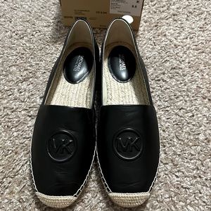 Micheal Kors black leather espadrille sandals flat sz 9.5